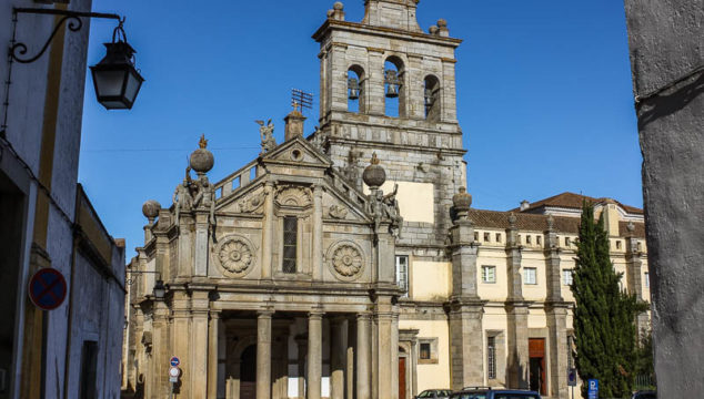 30 Free Things to Do in Evora Portugal – More than Just an Ossuary