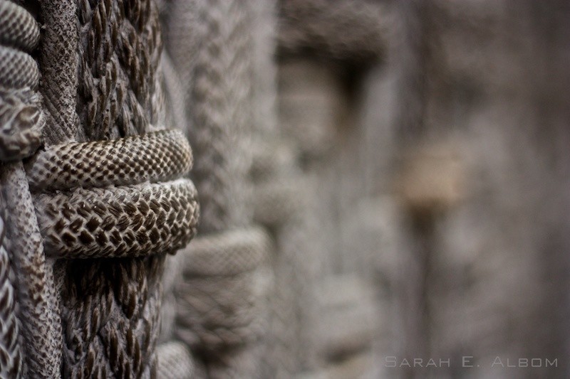 One of the walls outside of a mall in Sydney, Australia, was formed with lengths of woven rope. Copyright Sarah E. Albom 2015; for more photos of Sydney, visit the blog