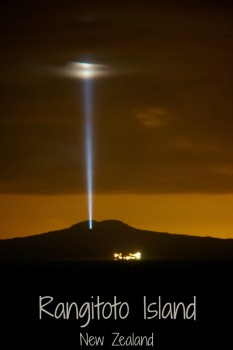 Light beam over Rangitoto Island outside Auckland New Zealand seen on 31 Jan 2016