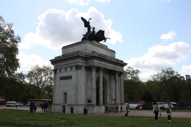 Wellington Arch London photos
