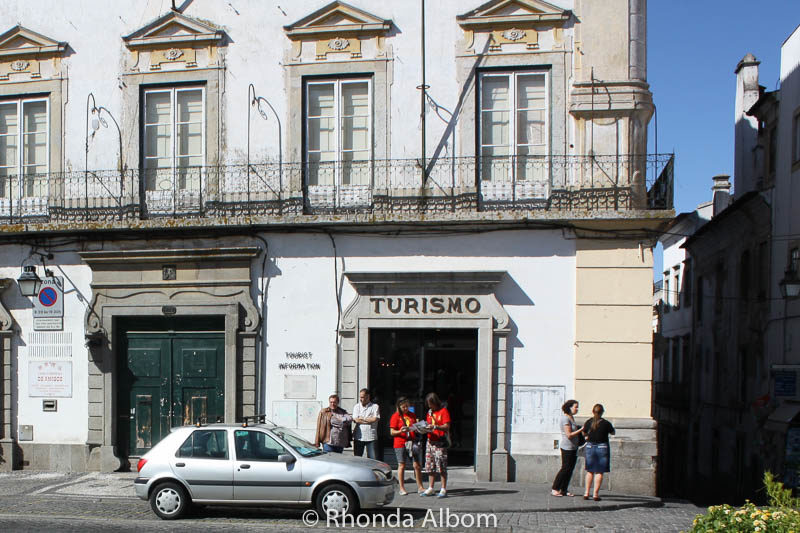The tourism office is located in the main square of Evora Portugal. 