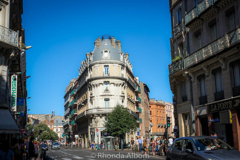 Things to Do in Toulouse: Discover 33 Amazing Experiences 16 Narrow streets, and fascinating architecture in Toulouse France