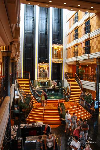 Norwegian Spirit atrium
