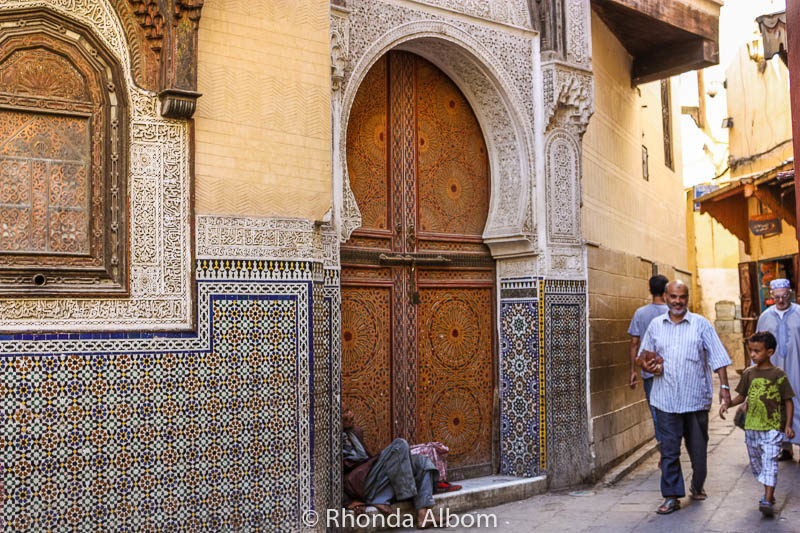 Moroccan Doors and Archways: Colourful Moorish Arches 10 Wooden Moroccan doors set in beautifully tiled arched doors