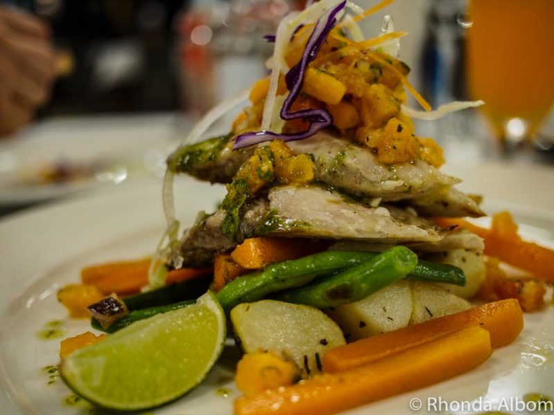 Tuna with papaya salsa