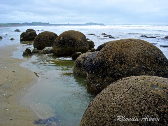 Moeraki Boulders - Legend or Science: Let's Solve this NZ Mystery 10 Alien Egg? At Moeraki Boulders in New Zealand