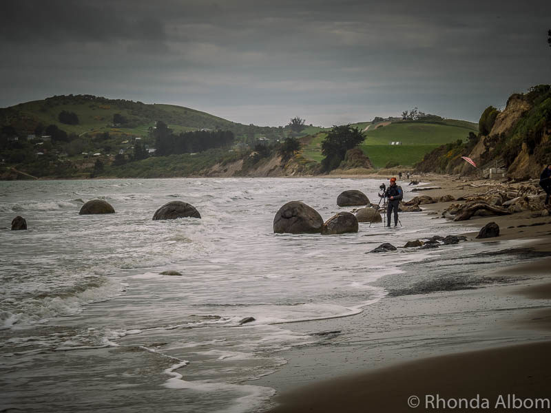 Moeraki Boulders - Legend or Science: Let's Solve this NZ Mystery 3 Nearly perfectly round rocks found on the South Island of New Zealand