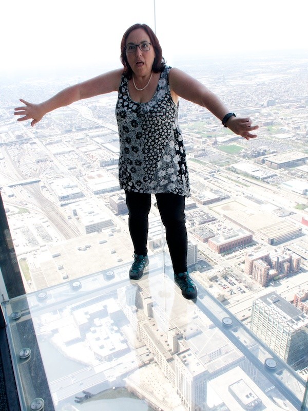 Skydeck Chicago Daring The Glass Floor 103 Stories High