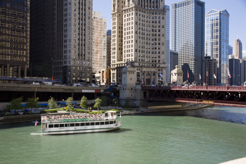 Chicago in a Day: 3 Fun Chicago Itineraries 6 Architecture Foundation (CAF) River Cruise aboard Chicago’s First Lady Cruises