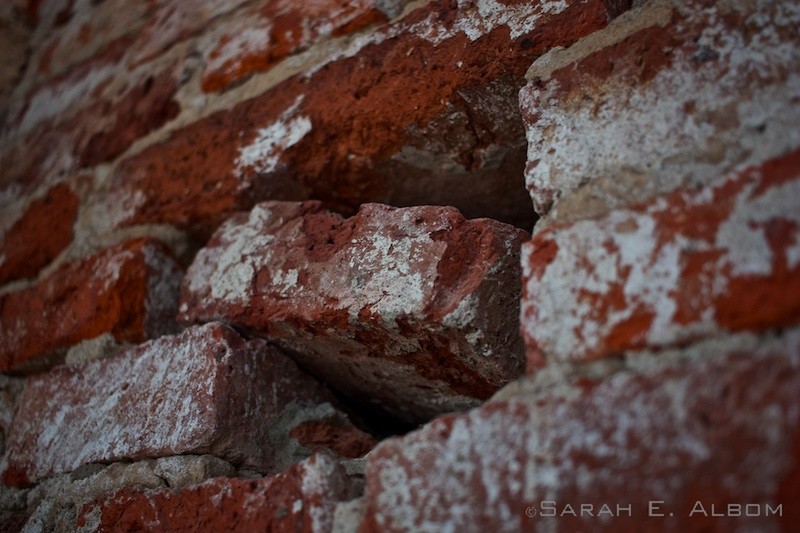 Close up of the brick wall in La Redonda, Santa Fe, Argentina. Photo copyright ©Sarah Albom 2016