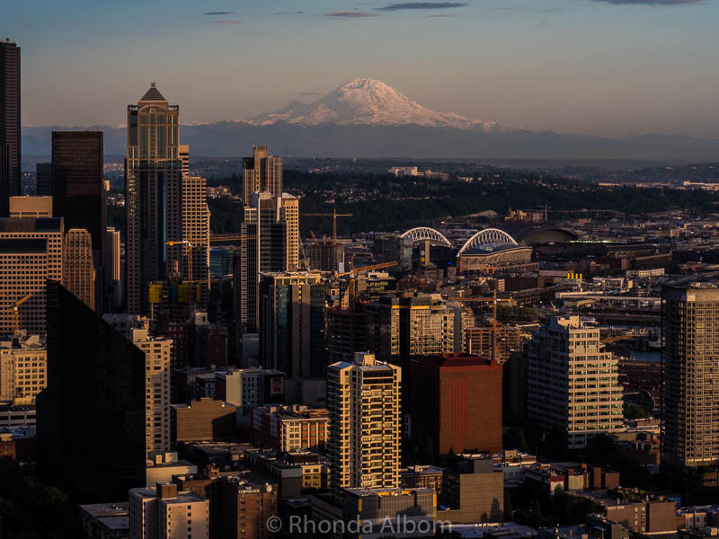Seattle Itinerary: 10 Fun Things to Do in Seattle 5 View of Mount Rainier from the top of the Space Needle