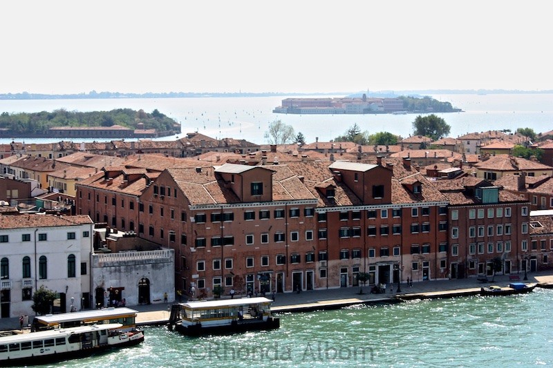 Cruising past apartment in Venice Italy 4
