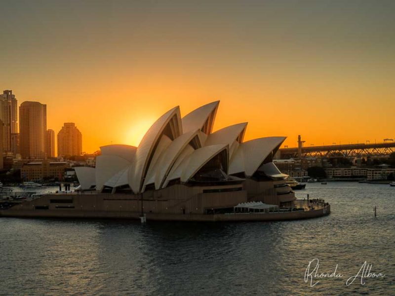 33 Strange Buildings of the World: A Fascinating Adventure 10 The Sydney Opera House in Australia