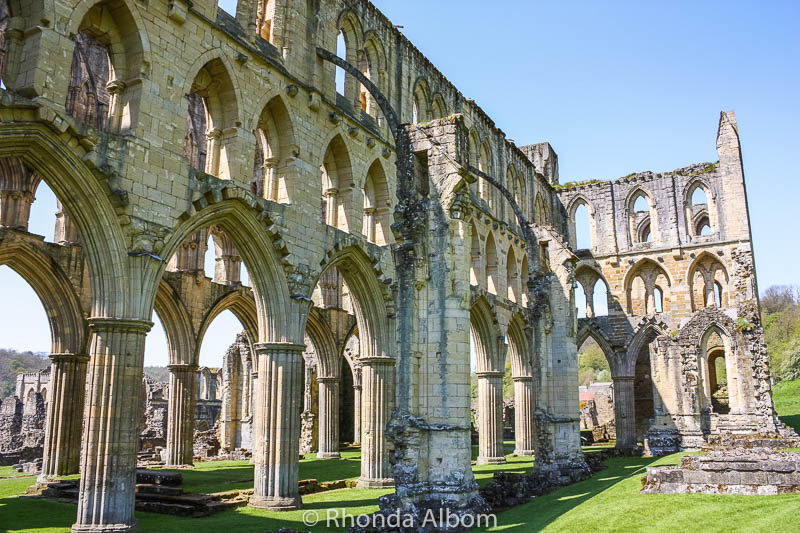 The Picturesque Ruins of Rievaulx Abbey in England's Countryside 10 Ruins of Rievaulx Abbey in England