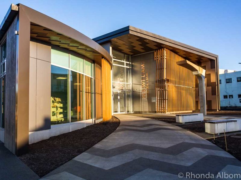 20 Things to Do in Gisborne NZ - First Place to See Each New Day 19 Gisborne library in New Zealand