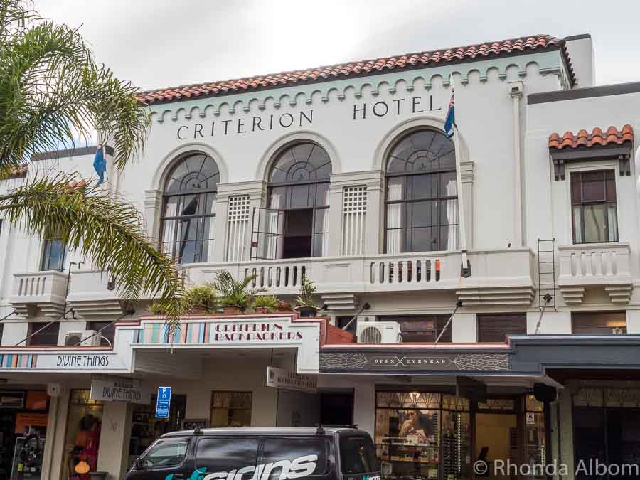 Enjoy Napier Art Deco Buildings with a Walking Tour