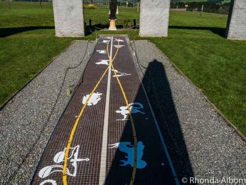 markings on the ground (called an analemma) used to determine star signs (zodiac) 