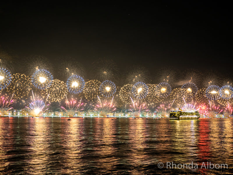 Amazing Fireworks: Rio de Janeiro on New Year's Eve 5 Rio on New Years Eve