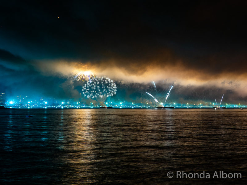 Amazing Fireworks: Rio de Janeiro on New Year's Eve 10 New Years Eve fireworks in Brazil