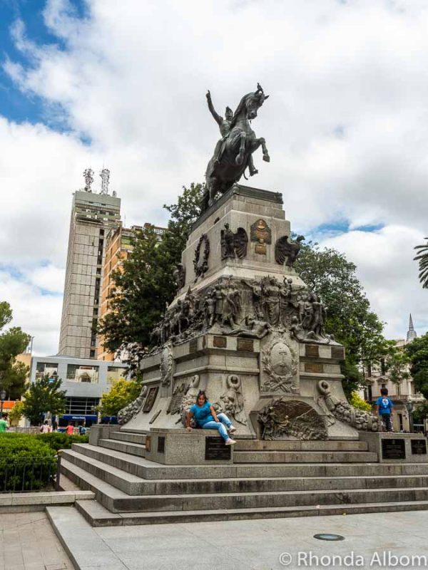 Statue of San Martin in Plaza San Martin in Cordoba Argentina. #sculpture #CordobaArgentina #CordobaArgentinaThingsToDo #CordobaArgentinaTravel #SouthAmerica #ArgentinaTravel #travel 