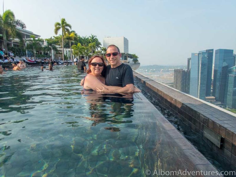 The safety ledge protecting guest in Singapore Marina Bay Sands pool