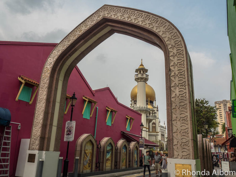 Masjid Sultan Mosque in Kampong Glam is one of the must see places in Singapore.