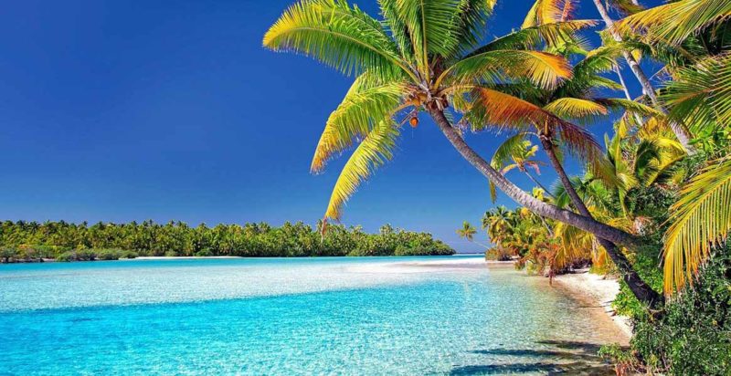 Beautiful white sand beach of Aitutaki in the Cook Island