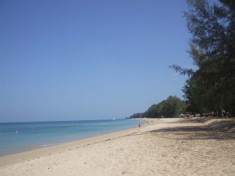 Endless white sand beach of Long Beach, Koh Lanta in Thailand