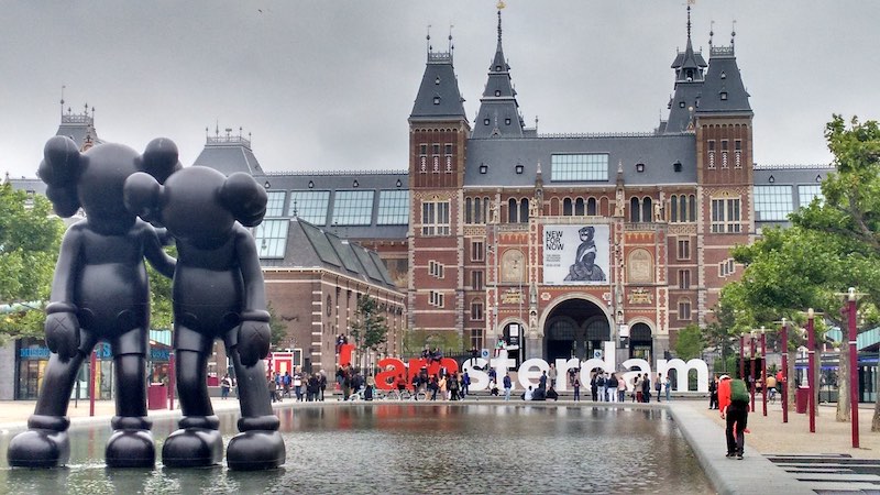 5 Best Places to Visit in the Netherlands 4 Outside the Rijikmuseum on of the best places to visit in Amsterdam