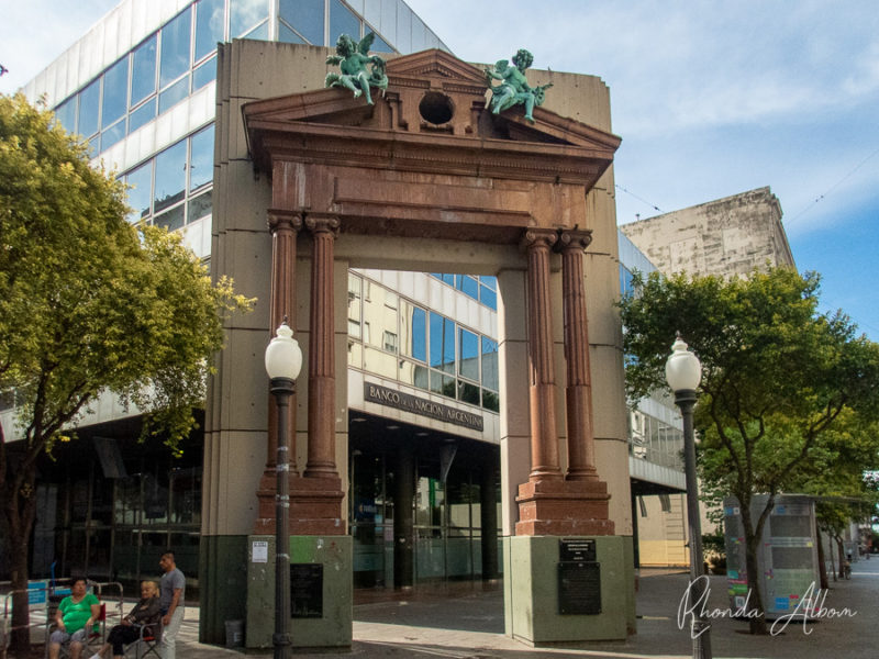 City gate in Rosario, Argentina