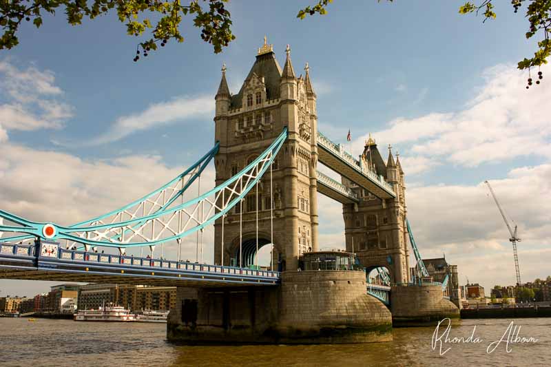 London in One Day: How to See the Highlights of England's Capital City 2 Tower Bridge and the Thames River