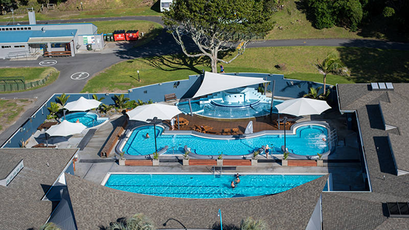 14 Best New Zealand Hot Springs - Relax, Soak, Unwind 14 Overlooking Mount Hot Pools