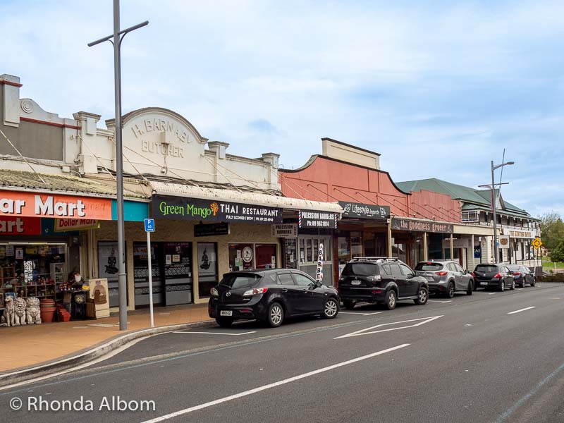 Auckland to Rotorua Drive: 9 Stops on an Epic Journey 2 Classic strip of shops along a road in a small town in New Zealand
